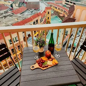  Apartment Venice View Balcony At Mckinley Hill