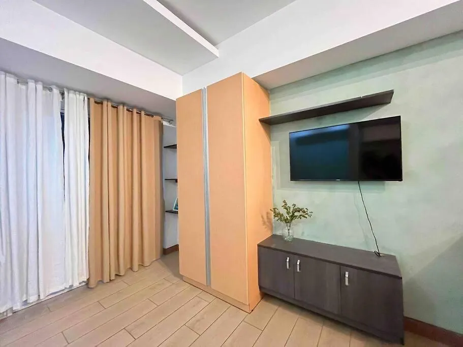 Venice Luxury Residence Linked To Venice Mall, Nr Naia Manila