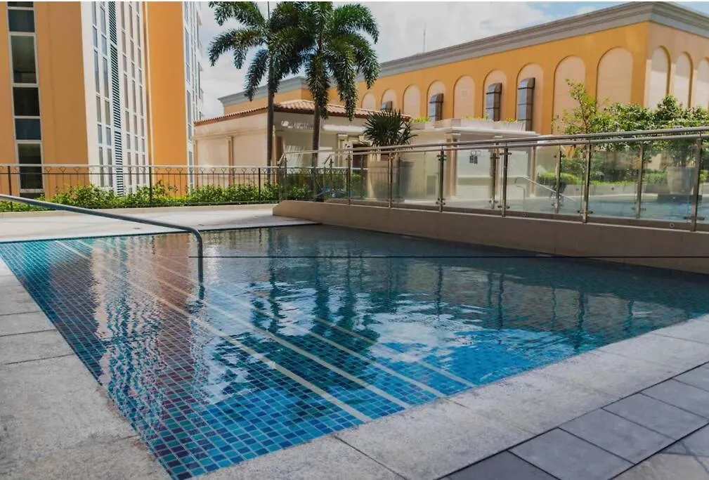 Venice Luxury Residence Linked To Venice Mall, Nr Naia Manila 0*,