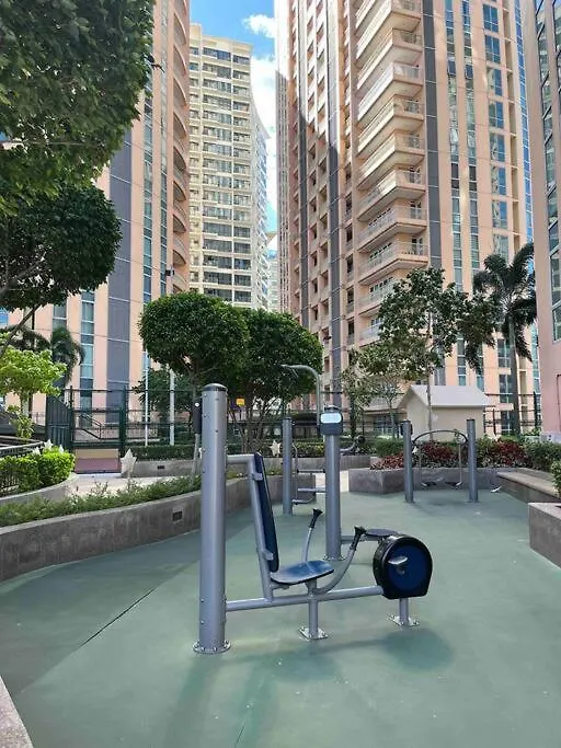 Venice Luxury Residence Linked To Venice Mall, Nr Naia Manila