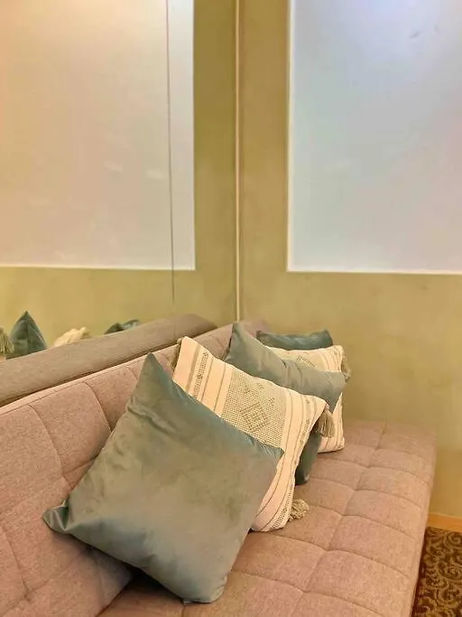 Venice Luxury Residence Linked To Venice Mall, Nr Naia Manila Philippines