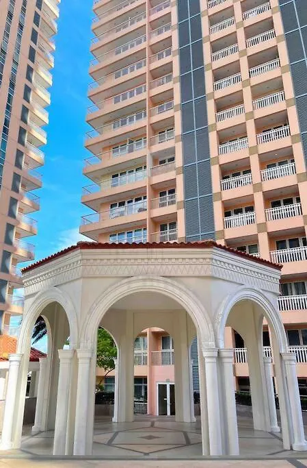 Venice Luxury Residence Linked To Venice Mall, Nr Naia Manila Apartment