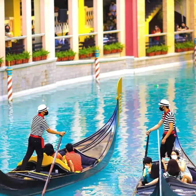 Apartment Venice Luxury Residence Linked To Venice Mall, Nr Naia Manila