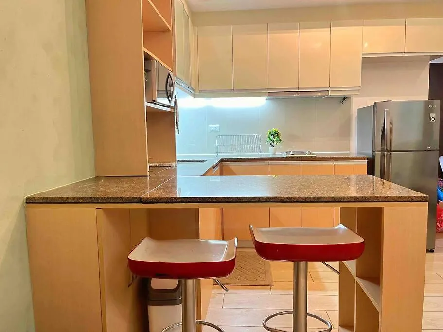 Venice Luxury Residence Linked To Venice Mall, Nr Naia Manila